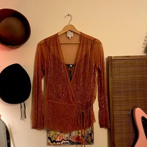 rose gold wrap top plissé